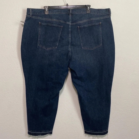 Old Navy NEW Plus Size Boyfriend Straight Cut Off Jeans Size 26 - Picture 8 of 10